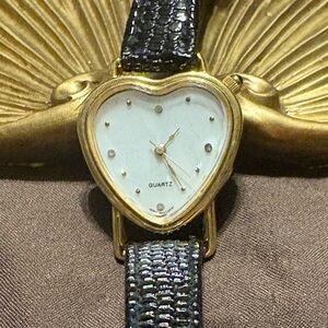 Heart-Shaped Quartz Watch with Black Leather Band